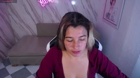 valerie_b online show from 02/15/25, 07:39