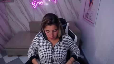 valerie_b online show from 02/16/25, 01:47