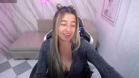 valerie_b online show from 02/18/25, 03:10