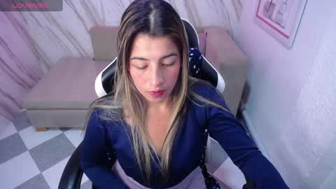 valerie_b online show from 03/05/25, 06:12