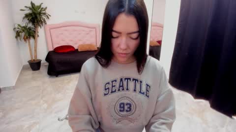 Valerie fox online show from 11/01/25, 02:19