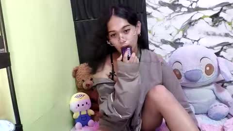 Snapshot of valerie_lure chatting on 06/04/26, 10:54 addy online show from 06/04/26, 10:54