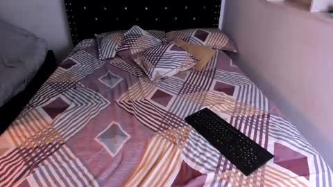 valerie luxe   online show from 04/29/26, 05:55