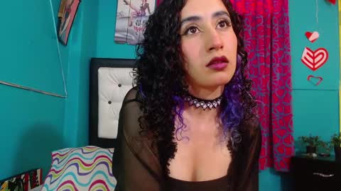 Snapshot of valerie_mase chatting on 09/20/25, 07:26 vale online show from 09/20/25, 07:26