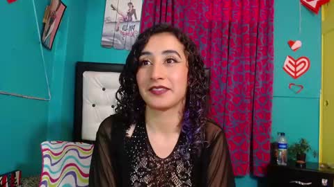 Snapshot of valerie_mase chatting on 09/26/25, 07:07 vale online show from 09/26/25, 07:07