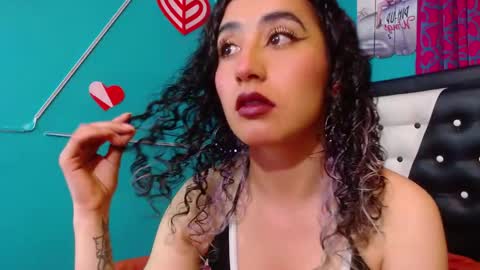 Snapshot of valerie_mase chatting on 10/28/25, 08:00 vale online show from 10/28/25, 08:00