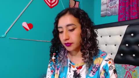 Snapshot of valerie_mase chatting on 11/04/25, 11:15 vale online show from 11/04/25, 11:15