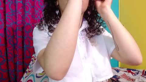 Snapshot of valerie_mase chatting on 11/25/25, 09:26 vale online show from 11/25/25, 09:26