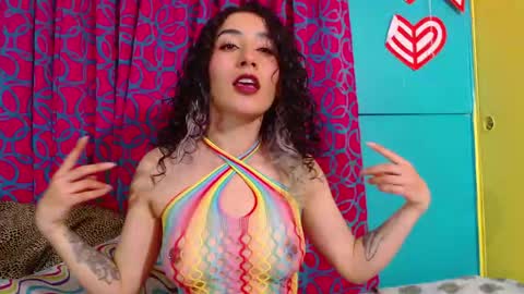 Snapshot of valerie_mase chatting on 11/28/25, 08:55 vale online show from 11/28/25, 08:55