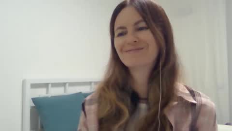 Snapshot of valerie_rose777 chatting on 11/01/25, 08:11 valerie_rose777 online show from 11/01/25, 08:11