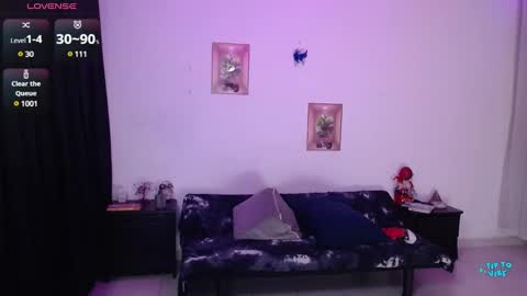 Snapshot of valerie_smile chatting on 12/03/24, 11:35 Valerie online show from 12/03/24, 11:35