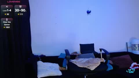 Snapshot of valerie_smile chatting on 01/13/25, 05:12 Valerie online show from 01/13/25, 05:12