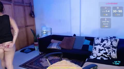Snapshot of valerie_smile chatting on 01/26/25, 11:39 Valerie online show from 01/26/25, 11:39