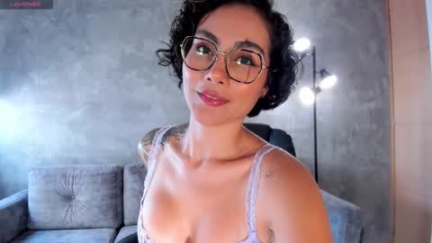 Snapshot of valerieaustin chatting on 01/09/26, 04:43 call me Val online show from 01/09/26, 04:43
