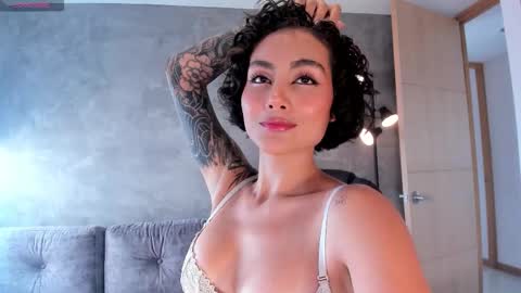 Snapshot of valerieaustin chatting on 01/16/26, 04:22 call me Val online show from 01/16/26, 04:22