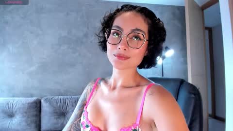 Snapshot of valerieaustin chatting on 02/02/26, 02:27 call me Val online show from 02/02/26, 02:27