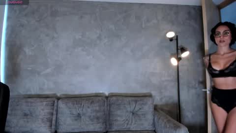 Snapshot of valerieaustin chatting on 02/06/26, 02:42 call me Val online show from 02/06/26, 02:42