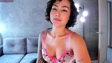 Snapshot of valerieaustin chatting on 04/07/26, 04:51 call me Val online show from 04/07/26, 04:51