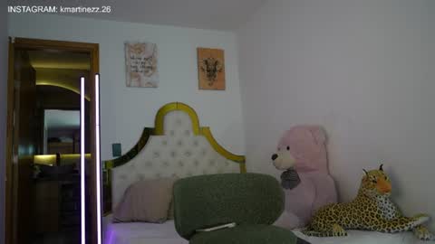 Snapshot of valeriecollinss_ chatting on 06/17/26, 03:53 valeriecollinss_ online show from 06/17/26, 03:53