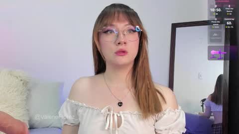 Valerie  Ig valerieflorez  online show from 11/02/25, 12:13