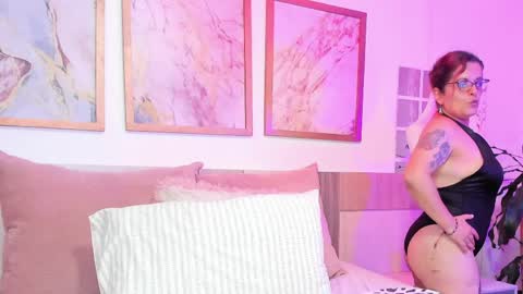 Snapshot of valeriefoxx chatting on 03/31/26, 01:07 Valeria online show from 03/31/26, 01:07