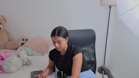 Juli C online show from 09/25/25, 11:52