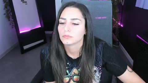 Valerie online show from 10/21/25, 02:29