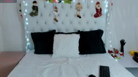 Snapshot of valerik_cano chatting on 12/24/24, 02:33 valeria111111 online show from 12/24/24, 02:33