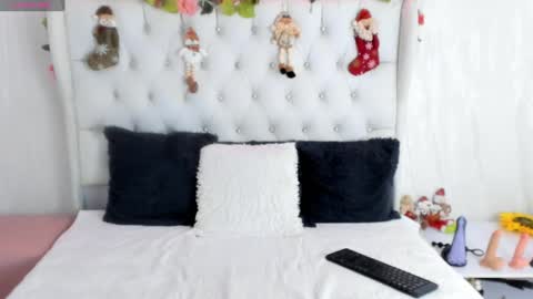 Snapshot of valerik_cano chatting on 12/31/24, 12:04 valeria111111 online show from 12/31/24, 12:04