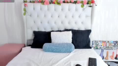 Snapshot of valerik_cano chatting on 01/08/25, 12:05 valeria111111 online show from 01/08/25, 12:05