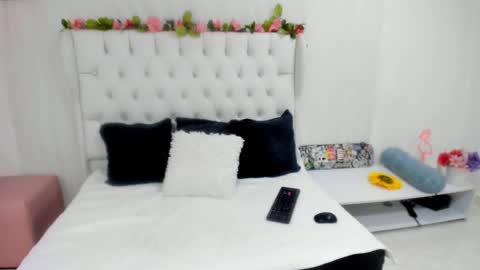 Snapshot of valerik_cano chatting on 01/29/25, 07:11 valeria111111 online show from 01/29/25, 07:11