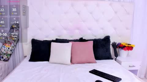 valeria111111 online show from 10/01/25, 12:11