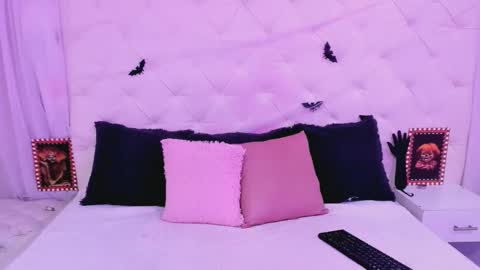 valeria111111 online show from 10/24/25, 03:52