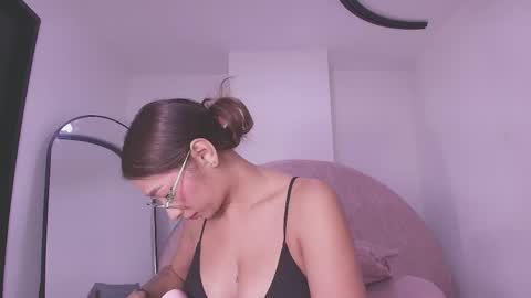 Snapshot of valery_97 chatting on 04/01/26, 03:07 Valeryn online show from 04/01/26, 03:07