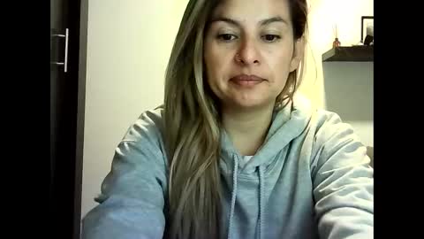 Snapshot of valery__rouse_ chatting on 05/29/26, 12:03 Valery online show from 05/29/26, 12:03