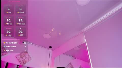 Snapshot of valery__ws chatting on 12/18/24, 09:18 Valery online show from 12/18/24, 09:18