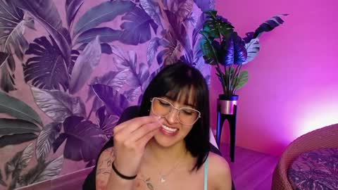 Snapshot of valery_blush chatting on 04/03/26, 04:21 valery_blush online show from 04/03/26, 04:21