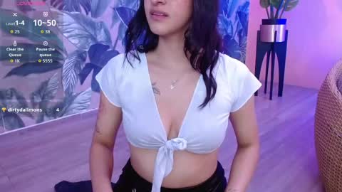 Snapshot of valery_blush chatting on 05/29/26, 08:40 valery_blush online show from 05/29/26, 08:40