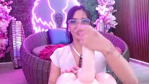 Snapshot of valery_blush chatting on 06/12/26, 09:41 valery_blush online show from 06/12/26, 09:41