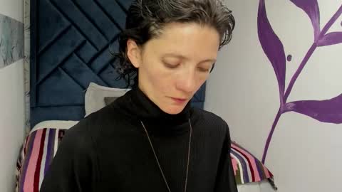 VALERY MORE online show from 11/06/25, 12:17