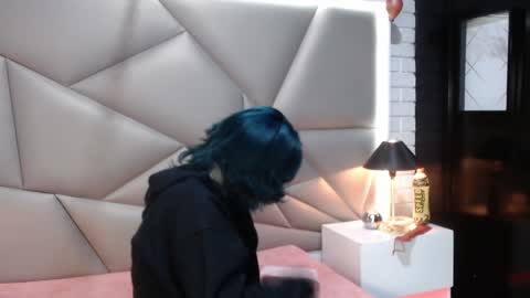 valery_smith15 online show from 01/03/25, 03:16