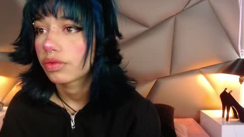 valery_smith15 online show from 01/04/25, 06:19