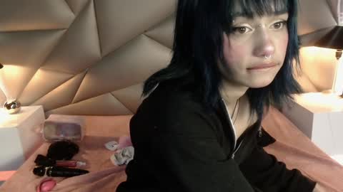 valery_smith15 online show from 01/05/25, 06:13