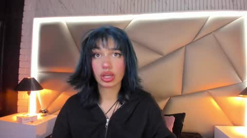 valery_smith15 online show from 01/12/25, 06:28