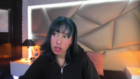 valery_smith15 online show from 01/17/25, 03:34