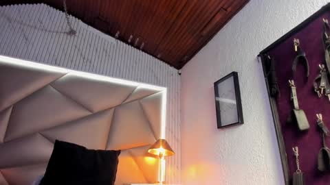 valery_smith15 online show from 01/23/25, 06:17