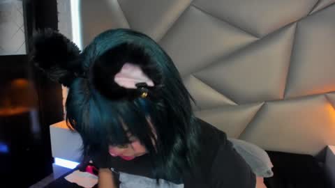 valery_smith15 online show from 02/02/25, 03:21