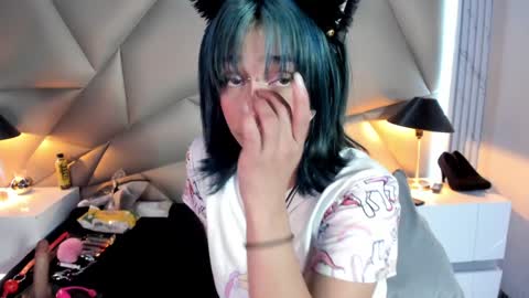 valery_smith15 online show from 02/06/25, 12:37