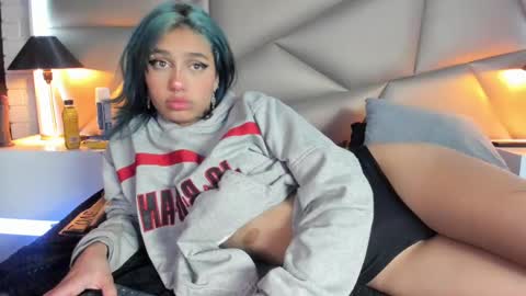 valery_smith15 online show from 02/17/25, 09:24