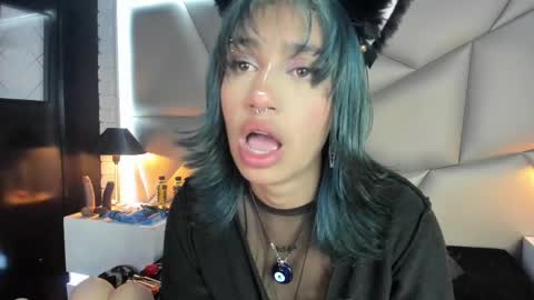 valery_smith15 online show from 02/21/25, 03:12